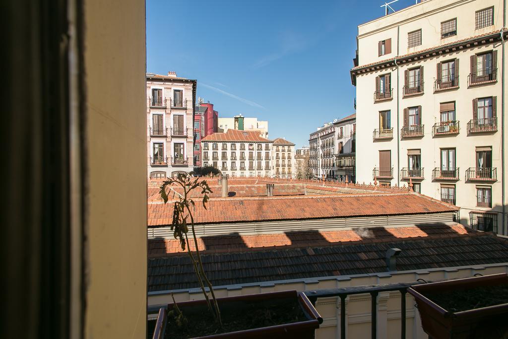 Hostal Abaaly Madrid Esterno foto