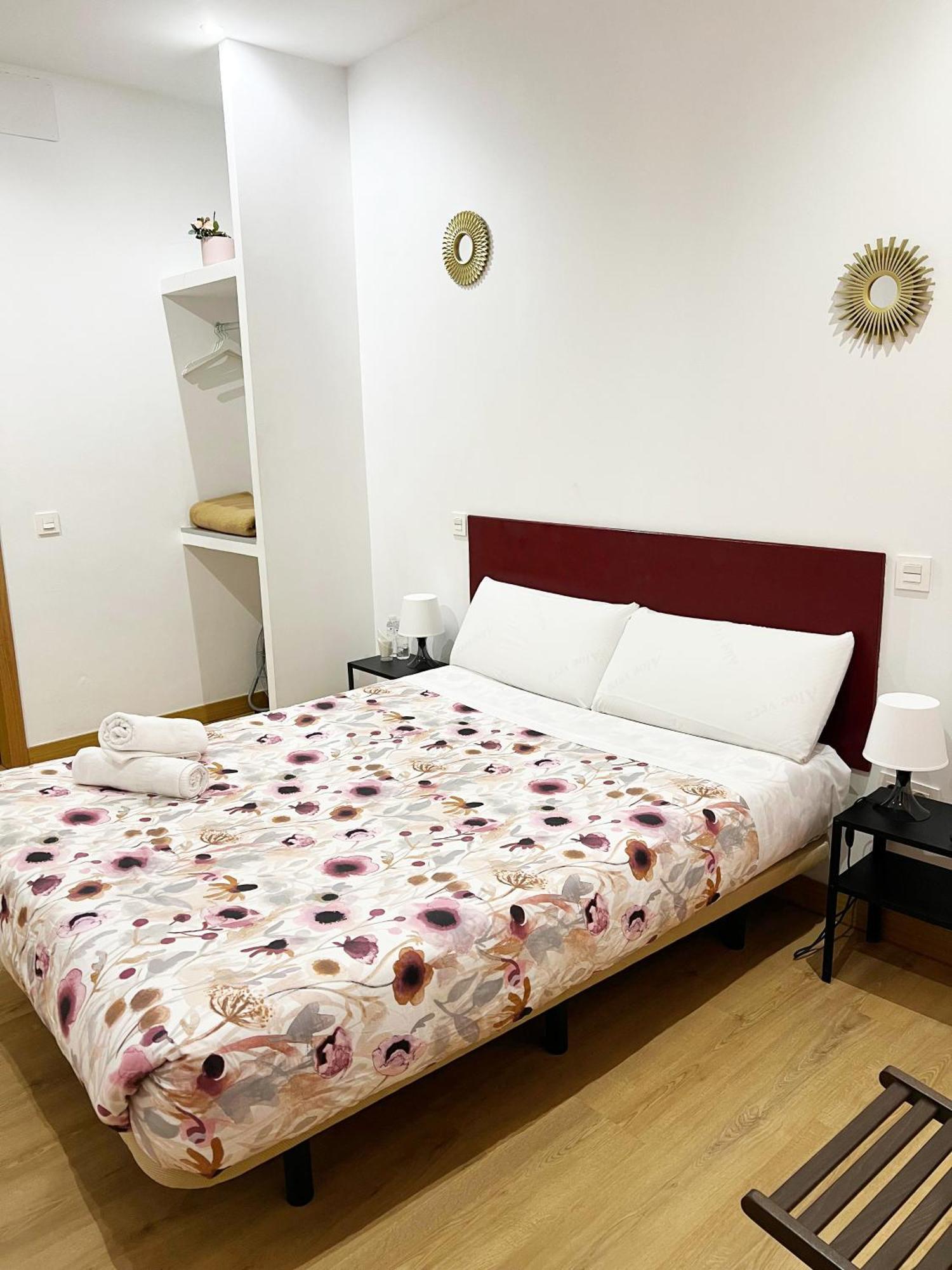 Hostal Abaaly Madrid Esterno foto